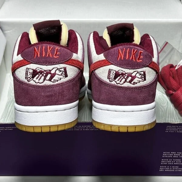 NIKE SB Dunk Low Red Grey thumbnail 6