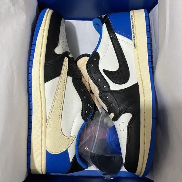 AJ1 Lightning Hook Low thumbnail 5