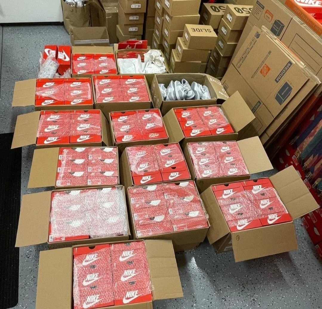 Wholesale Nike Sneakers — liquidation pallet load photo 1