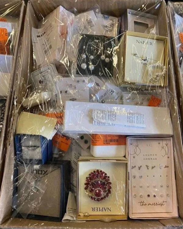 Jewelry Pallet thumbnail 2