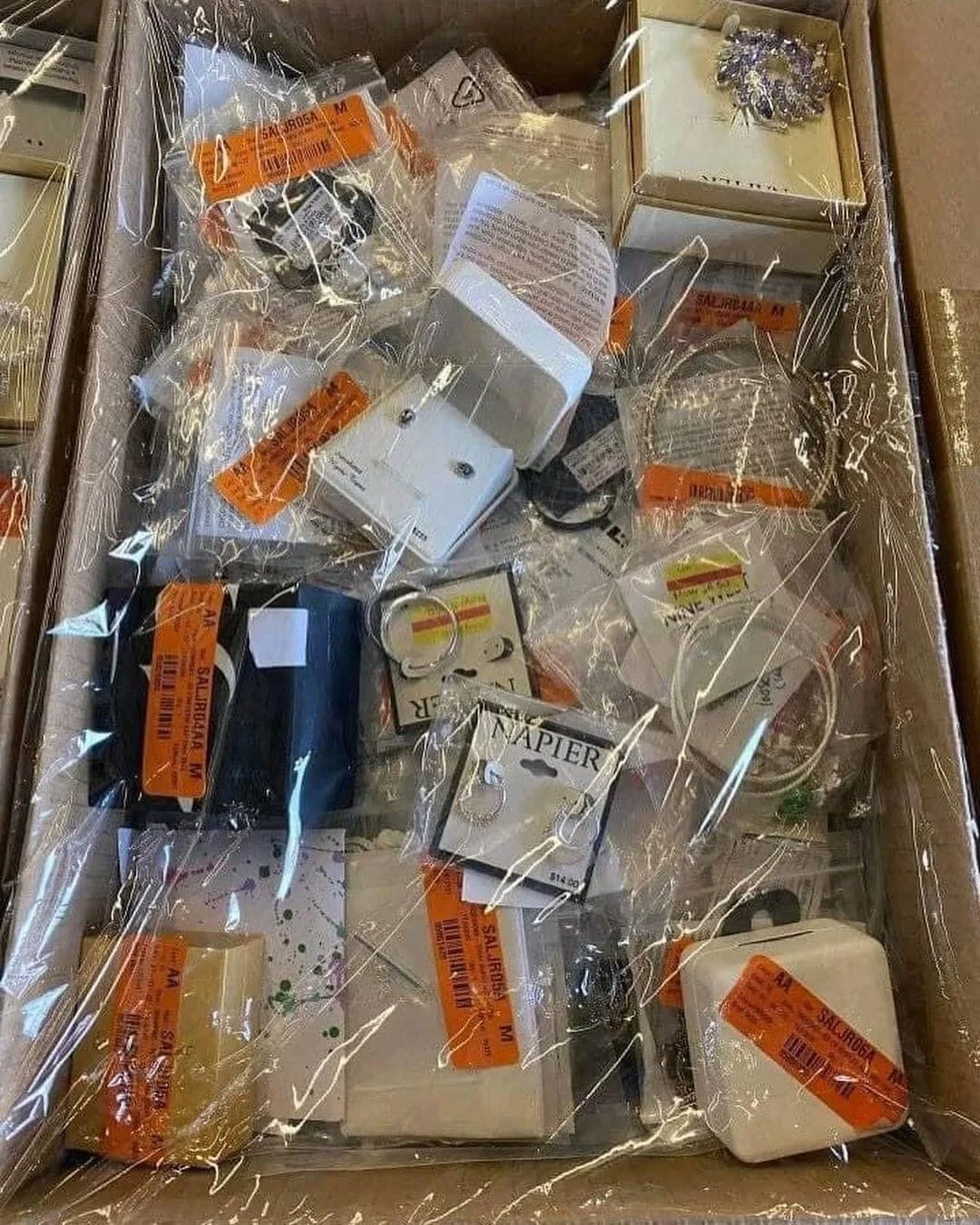 Jewelry Pallet — liquidation pallet load photo 1