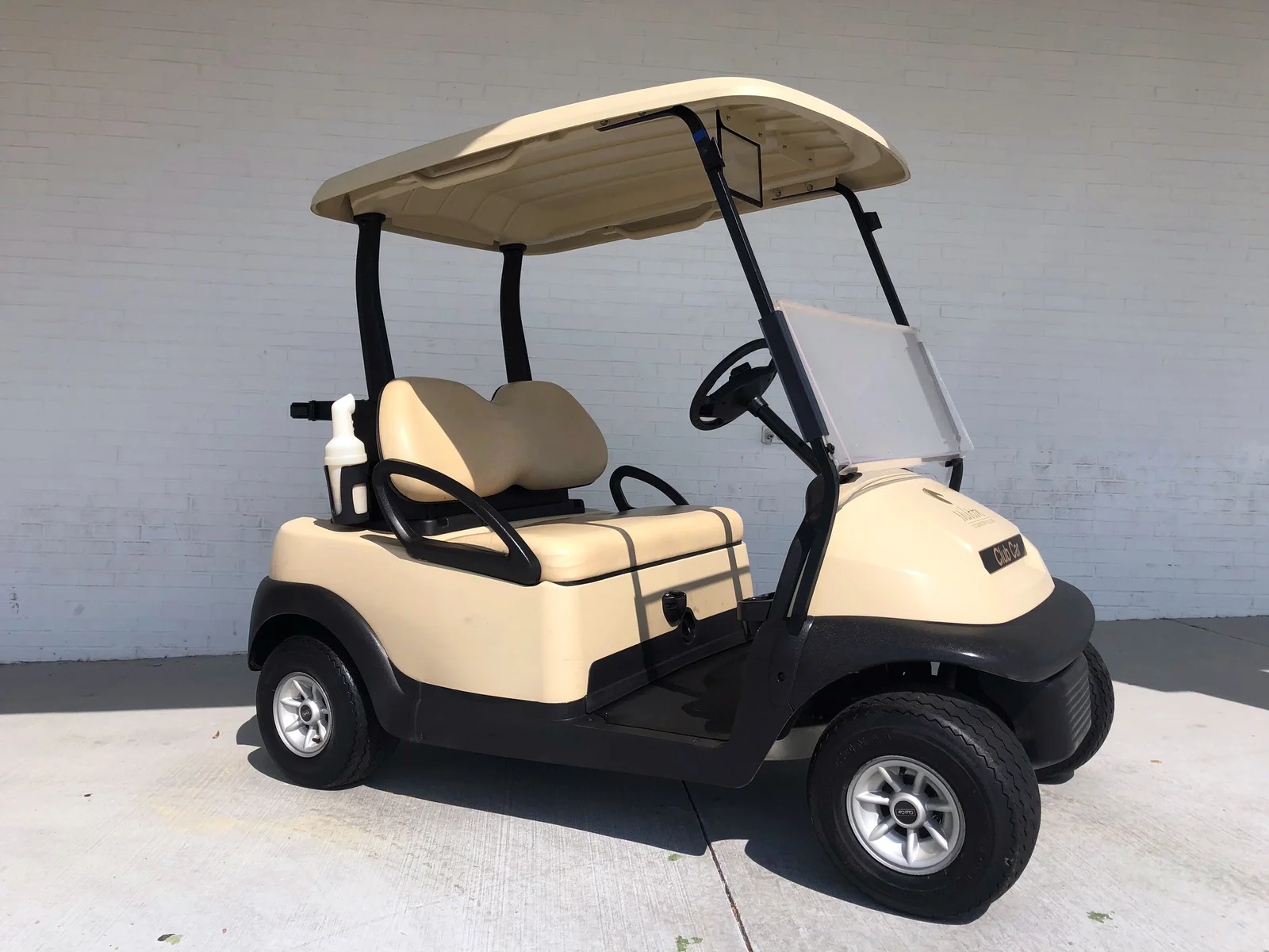 Golf Cart for Sale – Electric 2-Seater Refurbished Golf Cart — liquidation pallet load photo 1