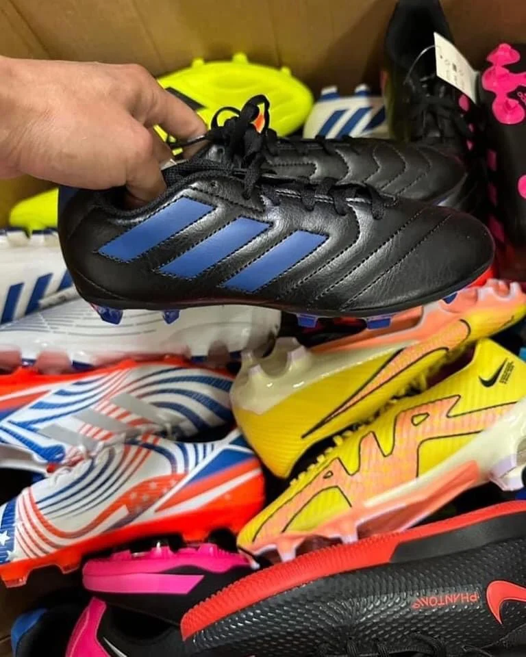Soccer Cleats Pallets — liquidation pallet load photo 1