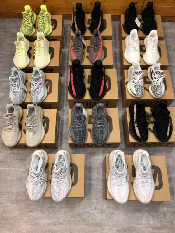 Yeezy Sneakers Pallets thumbnail 3