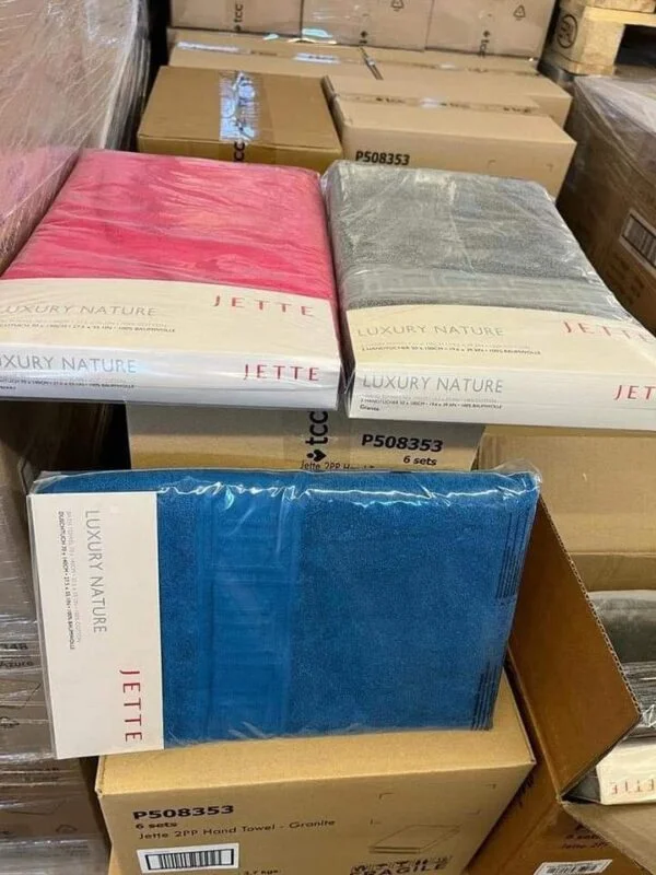 Luxury Towels Pallets — liquidation pallet load photo 1