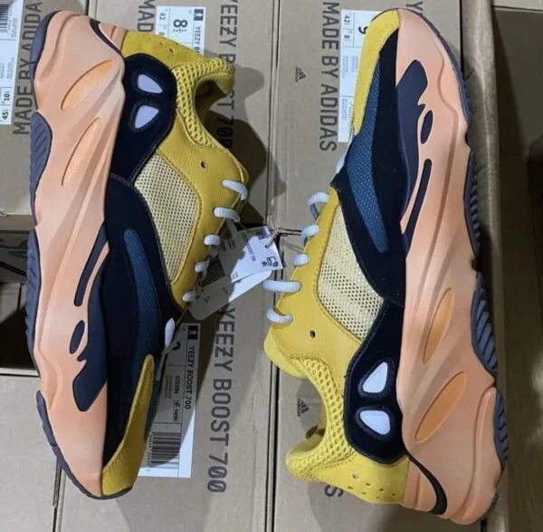 Adidas Yeezy Boost 700 thumbnail 8