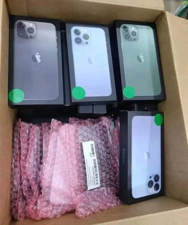 IPhone 13 Pro Max Pallets thumbnail 3