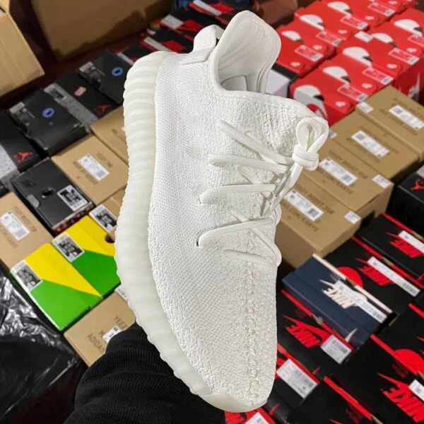 Yeezy Boost 350 v2 Pallets thumbnail 9