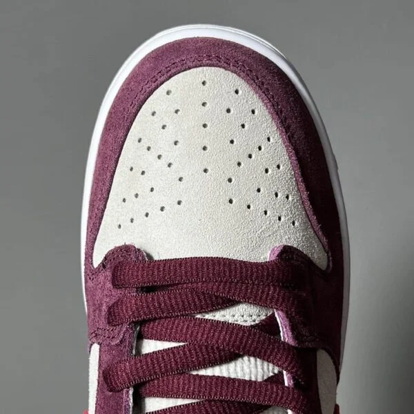 NIKE SB Dunk Low Red Grey thumbnail 10