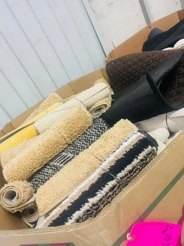 Wholesale Wm Big Rug Pallets — liquidation pallet load photo 1