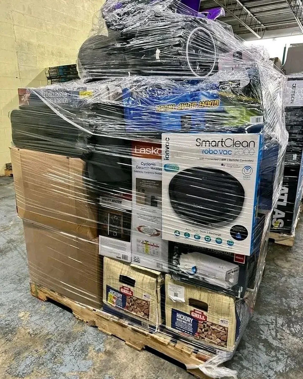 Walmart Return Pallets — liquidation pallet load photo 1