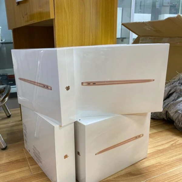 Macbook Liquidation thumbnail 4