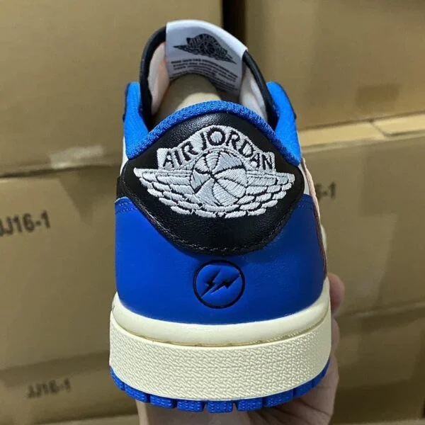 AJ1 Lightning Hook Low thumbnail 8