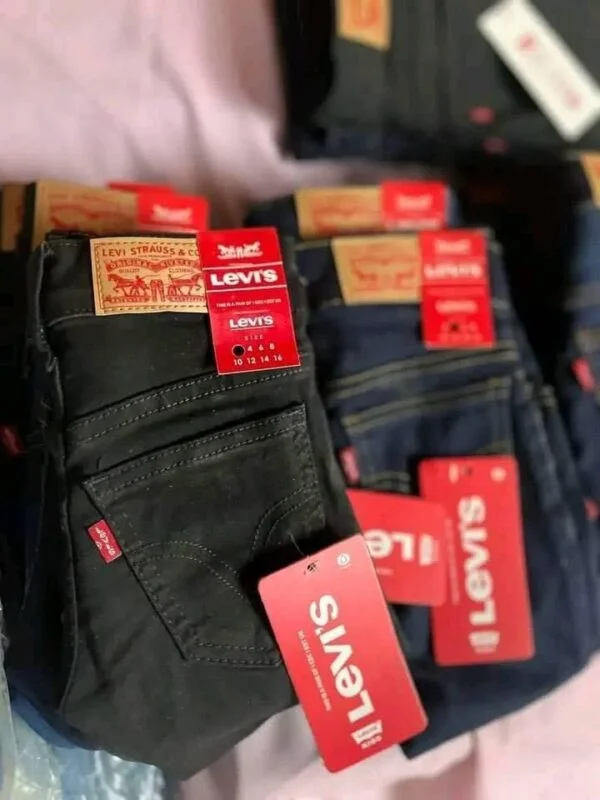 Pallets Levis Clothes​ thumbnail 3