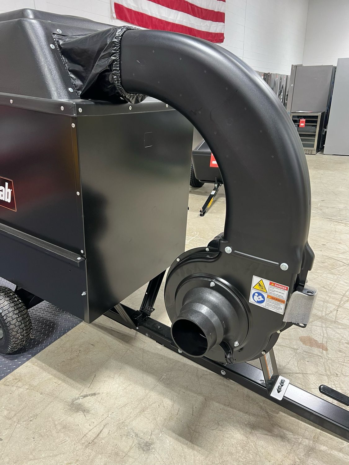 Agri-Fab Mow N Vac, 32 Cu Ft Capacity thumbnail 6