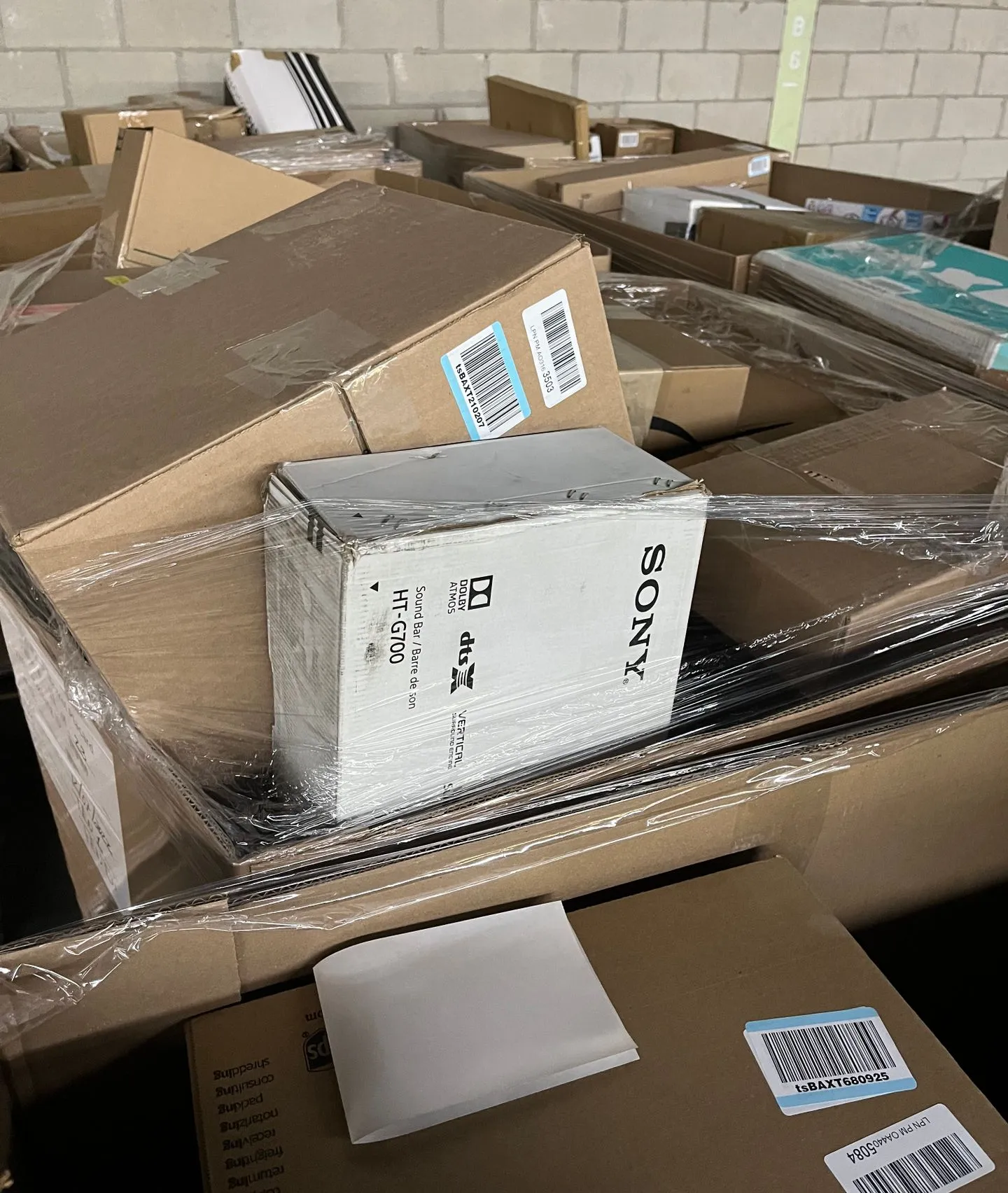 Amazon General Merchandise Truckload — liquidation pallet load photo 1
