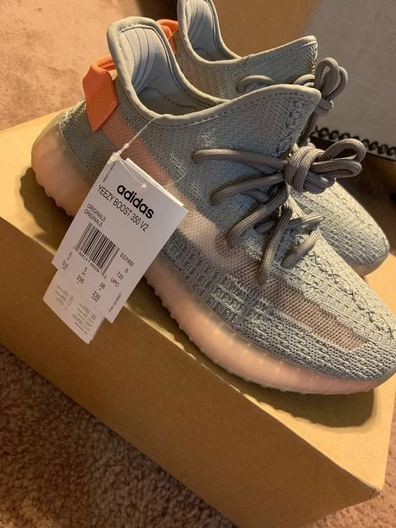 Yeezy Sneakers Pallets thumbnail 5