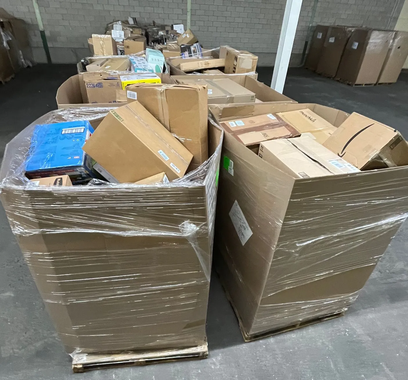 Amazon General Merchandise Truckload thumbnail 3