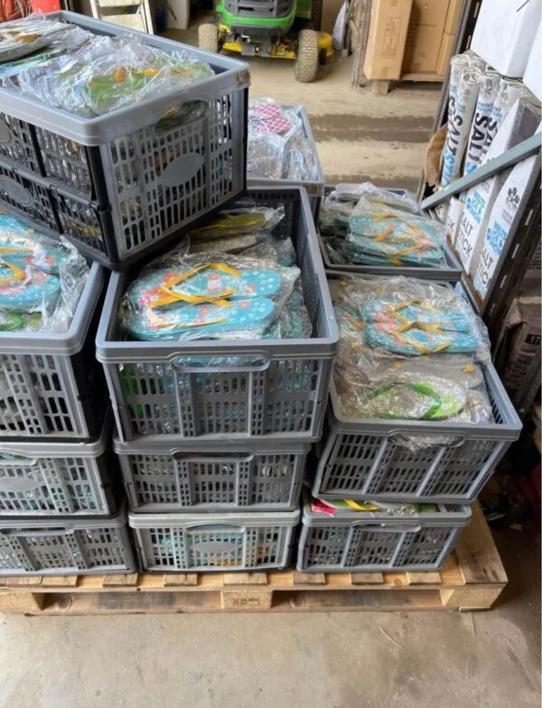 Mixed Flip Flops Pallets thumbnail 2