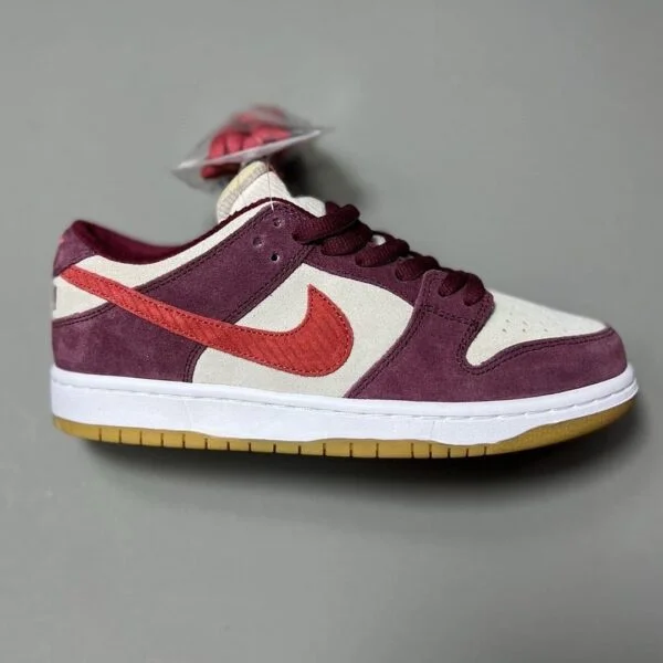 NIKE SB Dunk Low Red Grey thumbnail 2