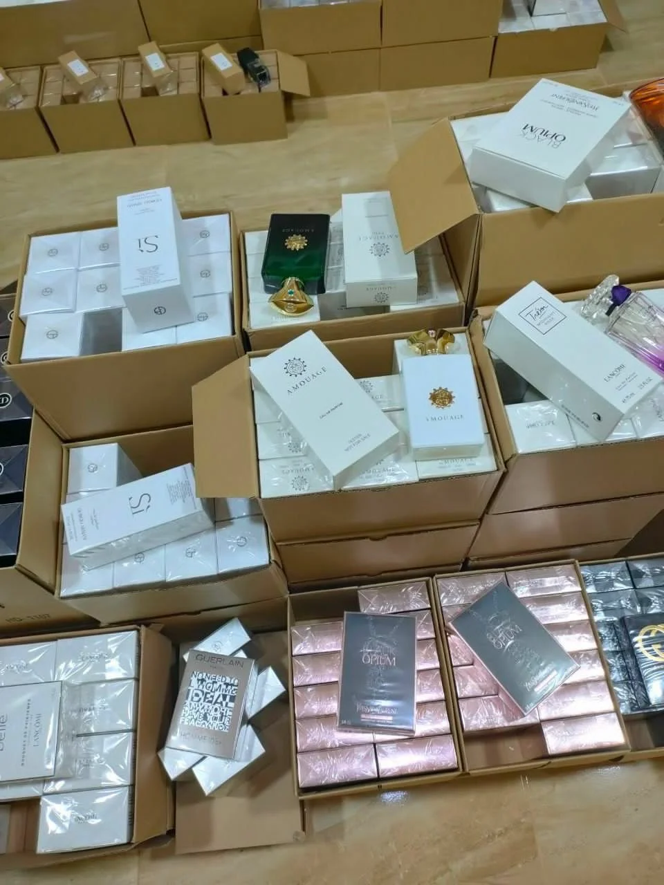 Perfume Liquidation Pallets — liquidation pallet load photo 1