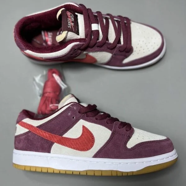 NIKE SB Dunk Low Red Grey thumbnail 9