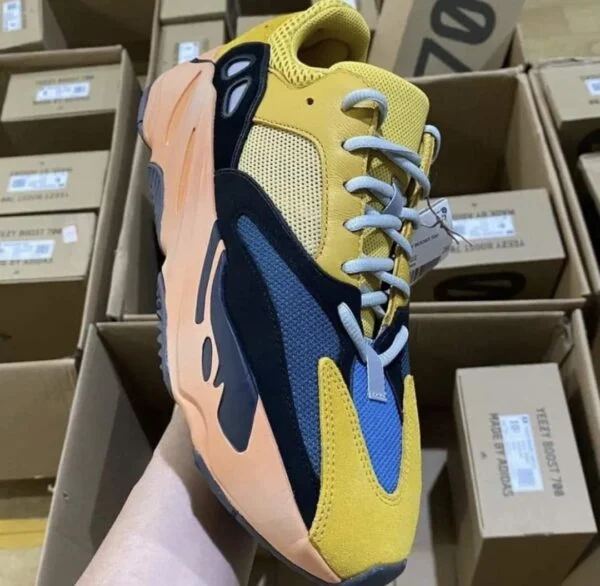 Adidas Yeezy Boost 700 thumbnail 5