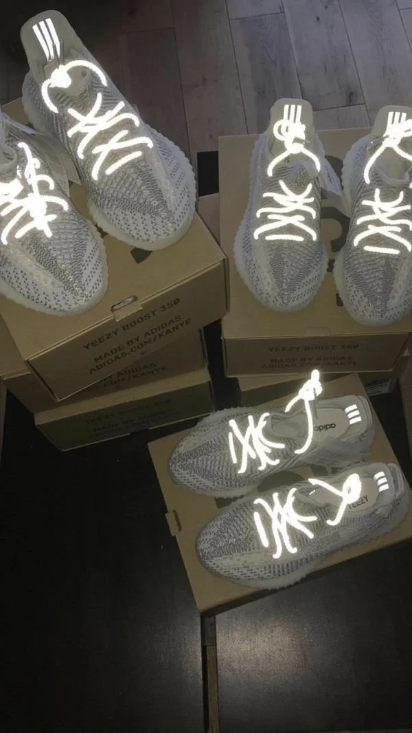 Yeezy Sneakers Pallets — liquidation pallet load photo 1