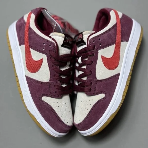 NIKE SB Dunk Low Red Grey thumbnail 7